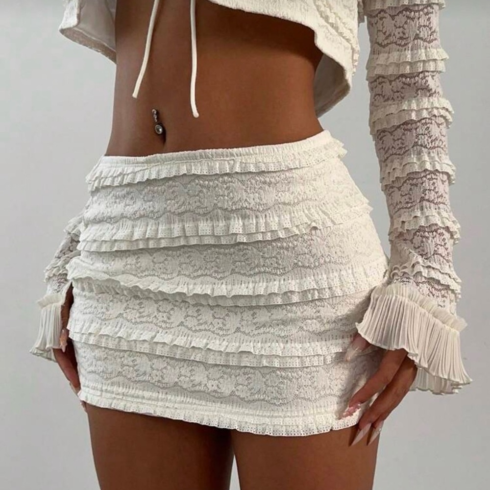 Elegant White Lace Mini Skirt